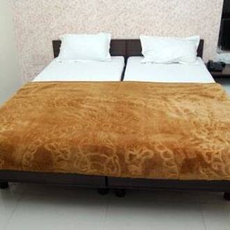 Hotel Radiant, Ahmedabad 3